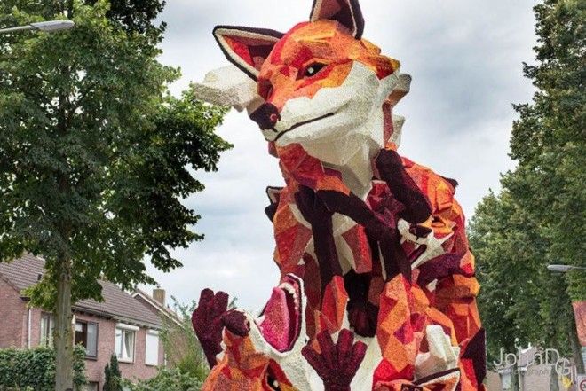 10 гигантских цветочных скульптур из георгинов в Нидерландах