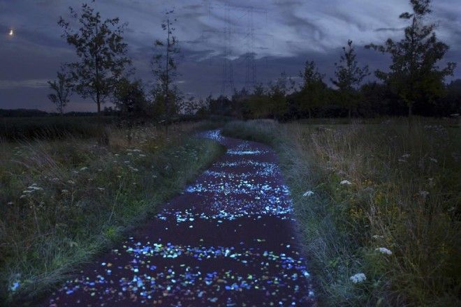 Светящаяся велодорожка d честь Винсента Ван Гога (Van Gogh–Roosergaarde Bicycle Path), Ейндховен, Нидерланды