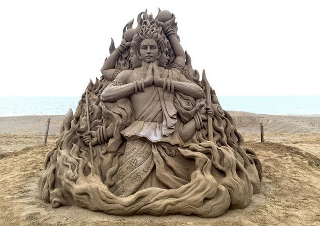 Изумительные песчаные скульптуры Ташихико Хосаки