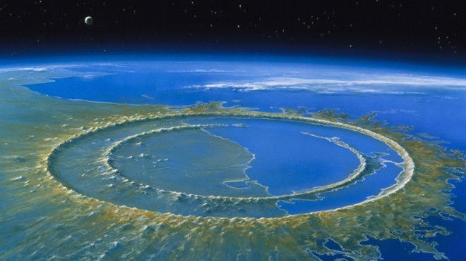 Чикшулуб Мексика В это небольшое, забытое всеми богами местечко, упал, по утверждению некоторых ученых, тот самый метеорит, который положил конец эпохе динозавров. Половина оставшегося после него кратера находится, в данный момент, под водой, другая же вполне доступна для исследователей. Местные жители предлагают завораживающие экскурсии по обеим частям кратера — что может быть более эпическим, чем прикосновение к истории нашей планеты!