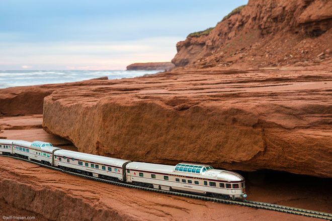 Фотограф запечатлел поезда-призраки, которые путешествуют по просторам Канады