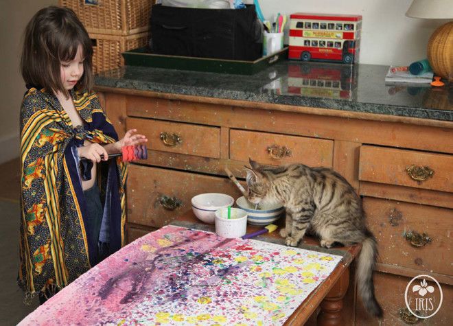 Семилетняя девочкааутист рисует волшебные картины поражающие всех