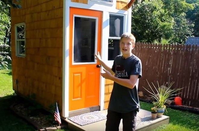 13летний мальчик построил себе дом
