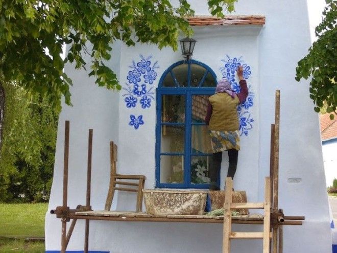 90летняя жительница Чехии превратила свою деревню в артгалерею
