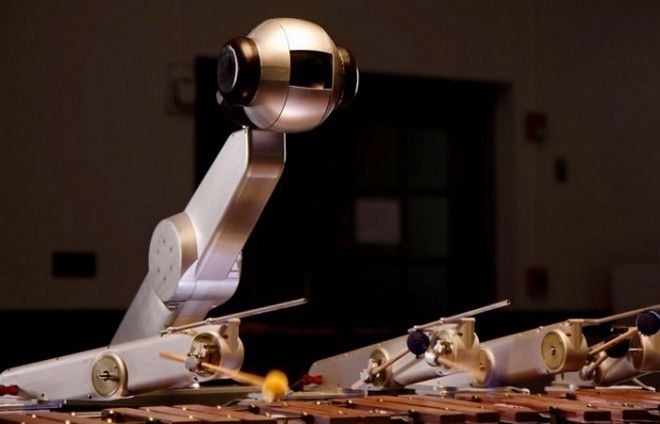 Странный функционал робота: музыкальный композитор.