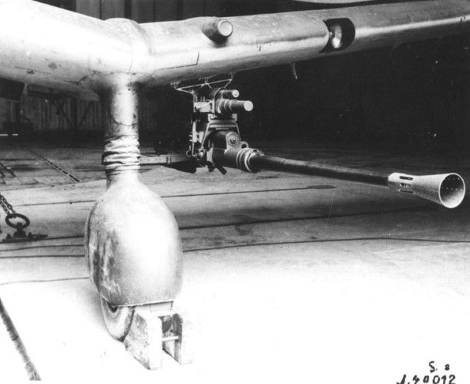 33. Авиационная противотанковая пушка Bk37 под крылом Ju-87G без кожуха ВОВ 1941-1945, вмв, война