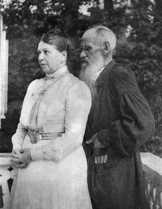 Лев Толстой взвалил на жену ответственность за все стороны своей жизни и в то же время убеждал её, что она бесполезна