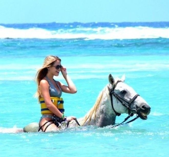 8. На Ямайке можно покататься на лошадях в прозрачной воде игры, игры для взрослых, идеи для развлечений, интересно, фото