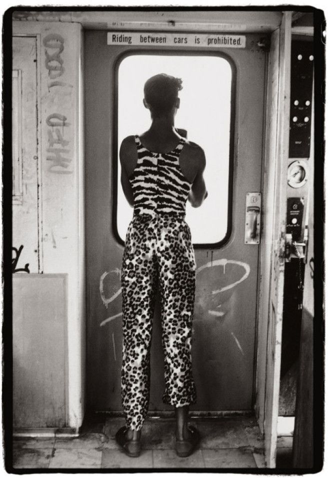 В поезде. США, Нью-Йорк, 1983 год. Автор: Amy Arbus.