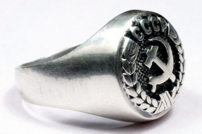 Перстни со щитками на советскую тематику с использование чернения изготовлены из серебра 830-й пробы. Красной Армии, СССР, кольца, перстни
