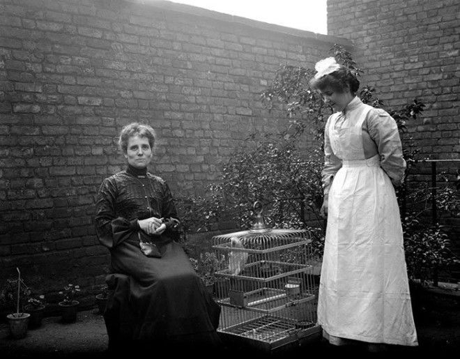 Миссис Диксон и Алиса, Лондон, Англия ХХ век, винтаж, восстановленные фотографии, европа, кусочки истории, путешествия, старые снимки, фото