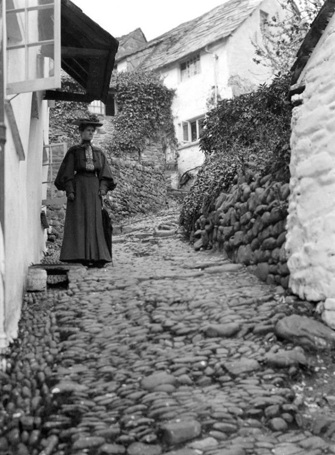 Улица в деревне Кловелли, Девоншир, Англия ХХ век, винтаж, восстановленные фотографии, европа, кусочки истории, путешествия, старые снимки, фото