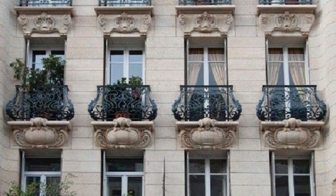 Во дворцах начали создавать специальные балконы чтобы вельможи не выпадали во время дефекации Фото topvoprosovru