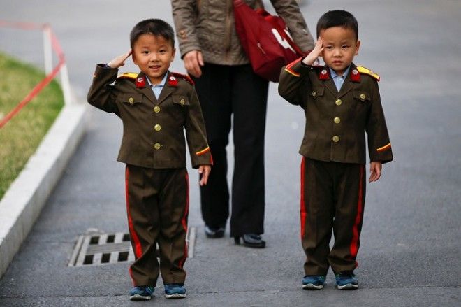 Новые фото из Северной Кореи доказывают что там всё постарому