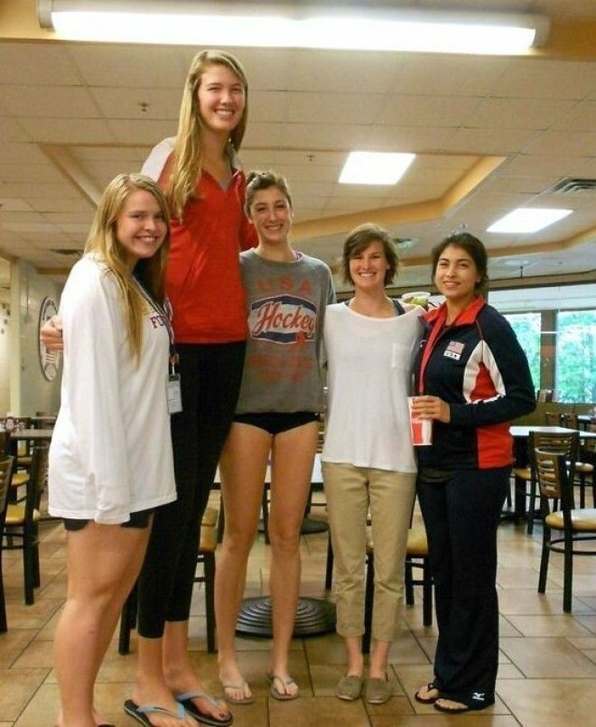 13. Сразу ясно, кто тут играет в волейбол высокие девушки, интересно, низкие девушки, разный размер, рост, фото
