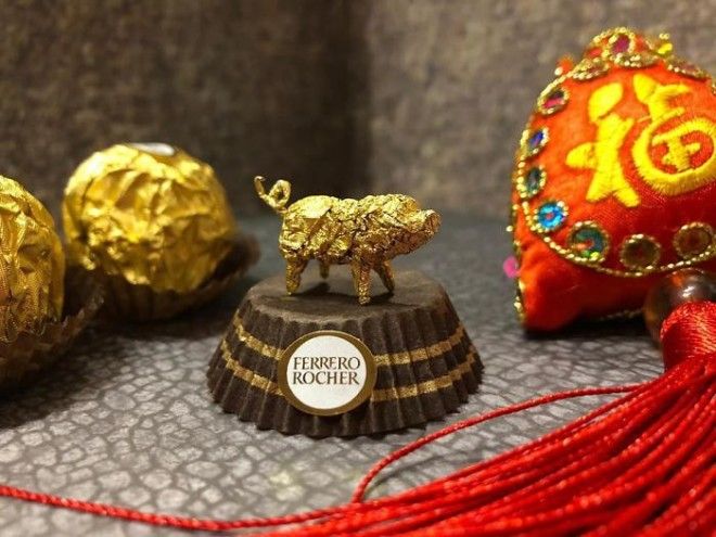 Китаец создает мини-скульптуры из фантиков конфет