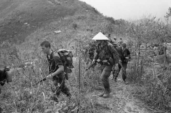 Фраги,деньги и пиковый туз: 10 безумных фактов о Вьетнамской войне