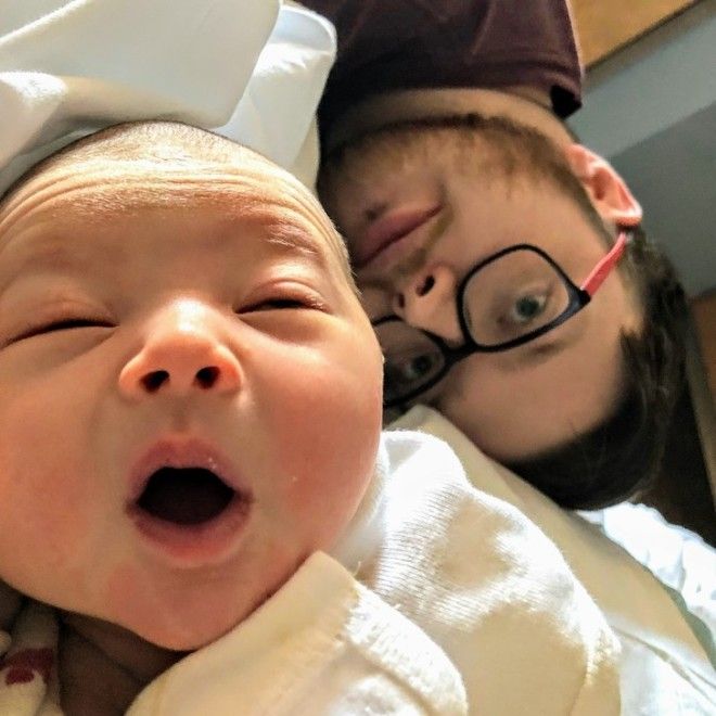 25 пап, которые не стали сдерживать эмоции при виде своего новорожденного ребенка