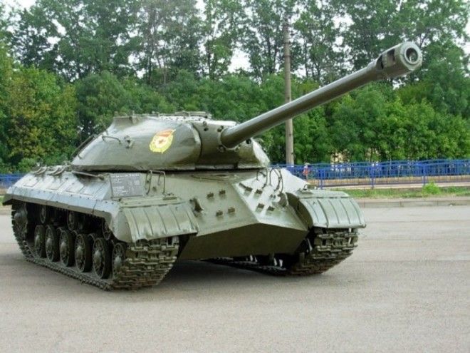 Зачем Советский Союз показал на параде в Берлине танки ИС-3