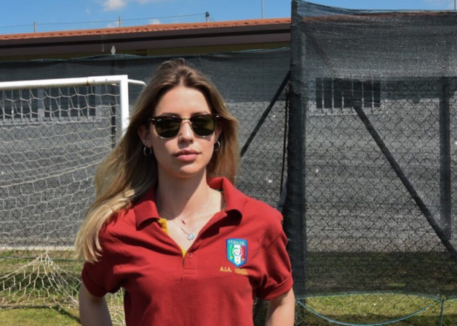 В Италии девушку-судью весь матч называли шлюхой