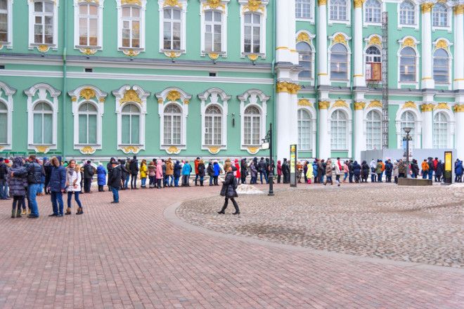 10 главных ошибок, которые иностранные туристы совершают в России