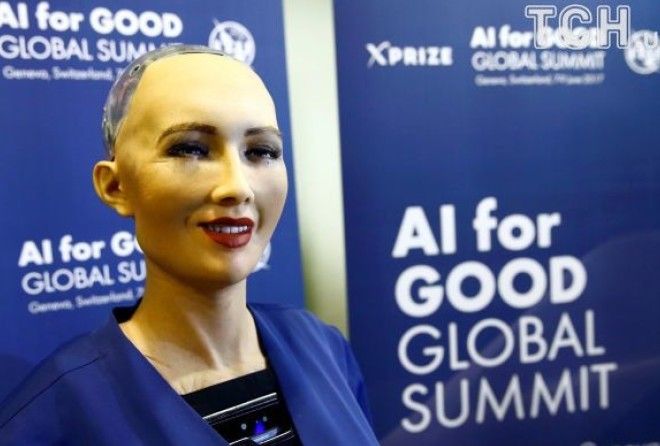Робот София  считается гражданкой Саудовской Аравии