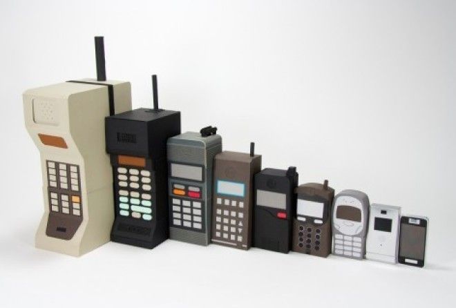 Первые модели мобильных телефонов