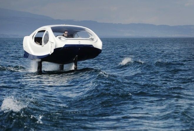 Компания показала в Майами прототип электрического такси на подводных крыльях.